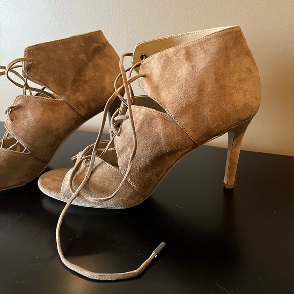 Via Spiga Heel - Picture 2 of 5